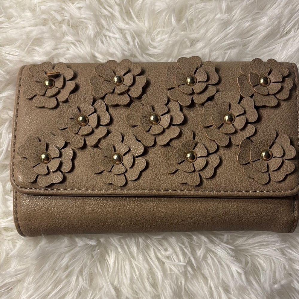 Floral Embellished Tan Wallet